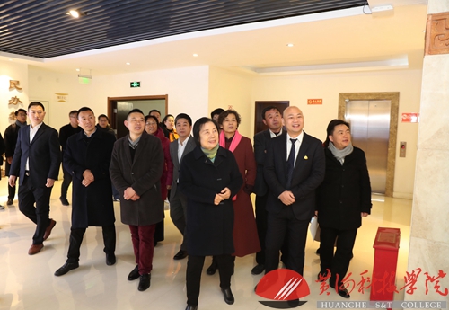 新闻网 2019年12月31日关于举办庚子迎春十人书法展开幕仪式 (4)03.jpg